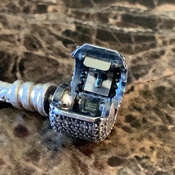 Authentic Pandora Moments Sparkling Pavé Clasp Snake Chain Bracelet - Picture 2 of 8